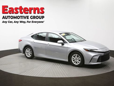 Used 2025 Toyota Camry LE image 50