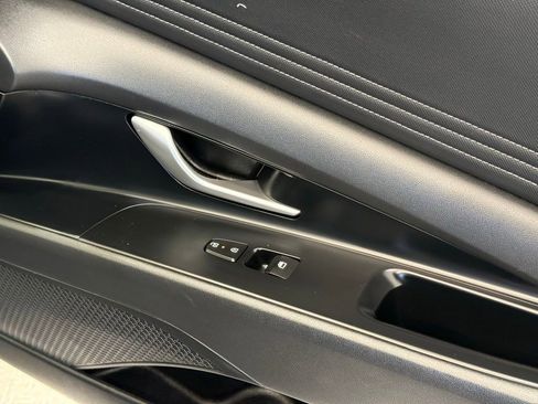 Used 2025 Hyundai Elantra Limited FWD image 22