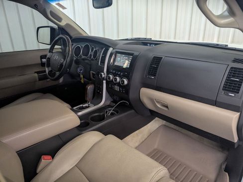 Used 2010 Toyota Sequoia Platinum AWD/4WD image 5