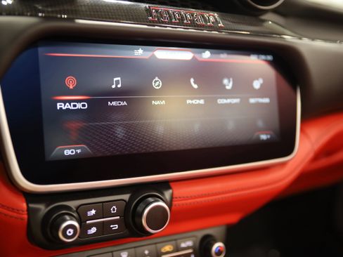 Used 2020 Ferrari Portofino image 28