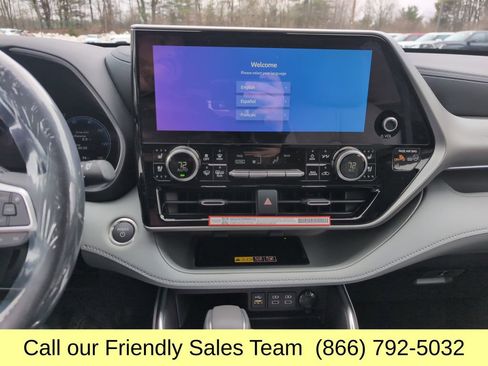 New 2026 Toyota Highlander Platinum AWD/4WD image 17