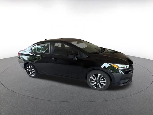 Used 2025 Nissan Versa SV FWD image 2
