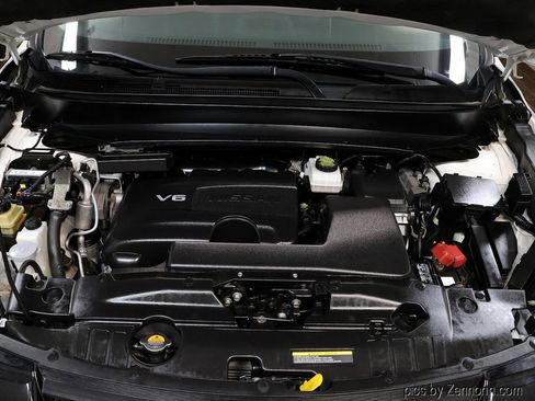 Used 2018 Nissan Pathfinder SL w/ Midnight Edition Package image 39