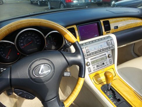 Used 2003 Lexus SC 430 Convertible image 18