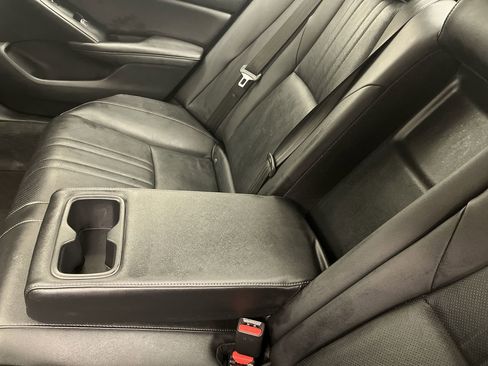 Used 2020 Honda Accord Touring image 13