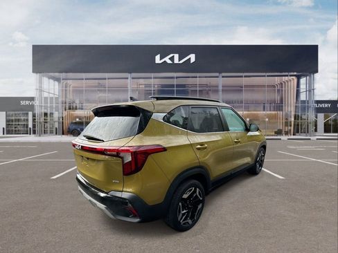 Used 2024 Kia Seltos SX w/ SX Sunroof Package image 8