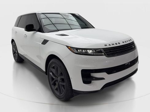 Used 2025 Land Rover Range Rover Sport SE AWD/4WD image 2