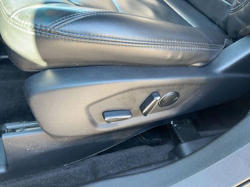 Used 2017 Ford Explorer XLT w/ Equipment Group 202A image 14