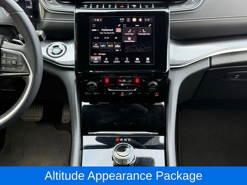 Used 2023 Jeep Grand Cherokee Altitude image 24