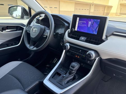Used 2023 Toyota RAV4 XLE FWD image 17