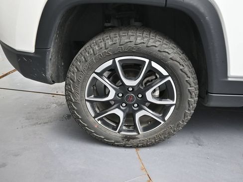 Used 2025 Jeep Compass Trailhawk AWD/4WD image 16
