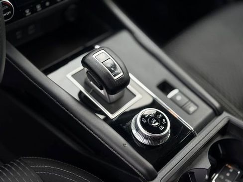 Used 2022 Mitsubishi Outlander ES image 19