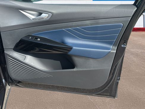 New 2025 Volkswagen ID.4 Pro S RWD image 10