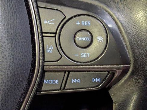 Used 2021 Toyota Camry XSE FWD image 11