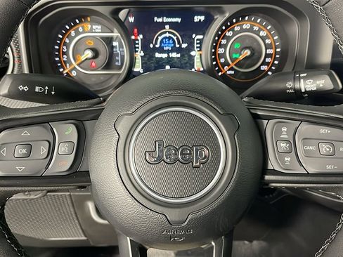 New 2025 Jeep Gladiator Rubicon image 24