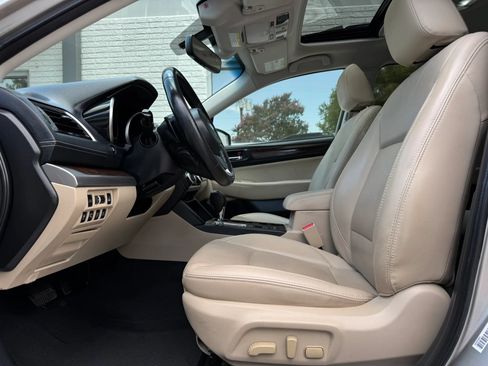 Used 2019 Subaru Outback 2.5i Limited w/ Popular Package #2 AWD/4WD image 14