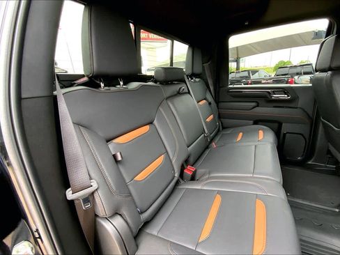 Used 2024 GMC Sierra 2500 AT4 w/ AT4 Premium Plus Package AWD/4WD image 18