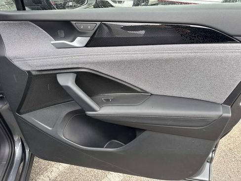 Used 2025 Volkswagen Tiguan S image 25