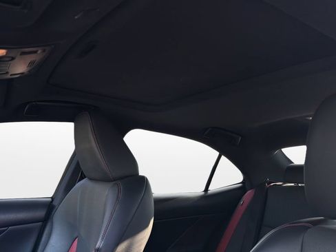 Used 2019 Lexus IS 300 RWD image 34
