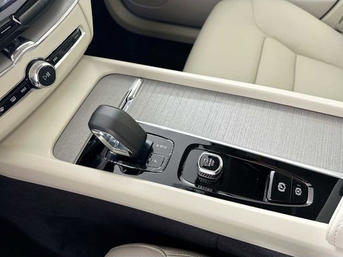 Certified 2025 Volvo XC60 T8 Plus w/ Protection Package Premier image 13