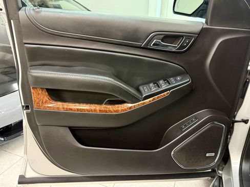 Used 2016 Chevrolet Suburban LTZ image 16
