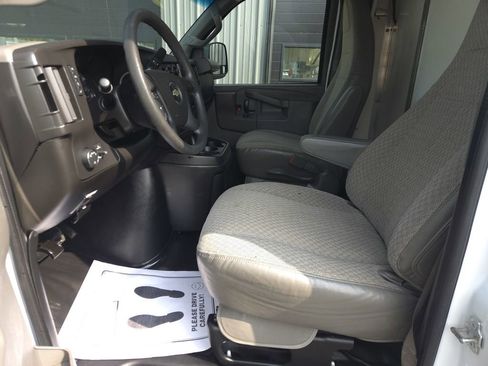 Used 2018 Chevrolet Express 3500 w/ Power Convenience Package image 17