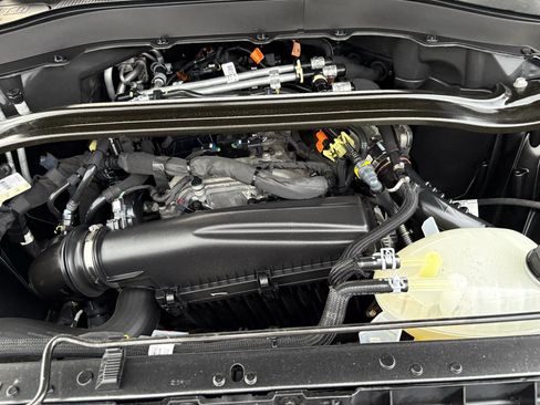 Used 2025 Ford Explorer ST-Line w/ Premium Package image 60