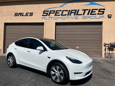 Used 2024 Tesla Model Y Long Range RWD image 1