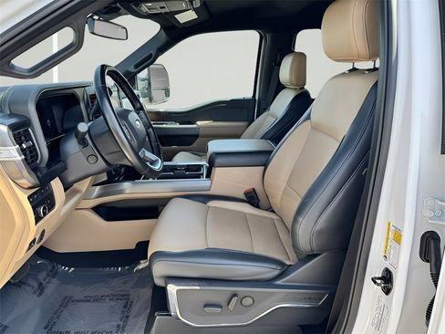 Used 2023 Ford F250 Lariat w/ Chrome Package image 10