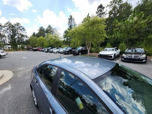 Used 2023 Toyota Corolla LE FWD image 17