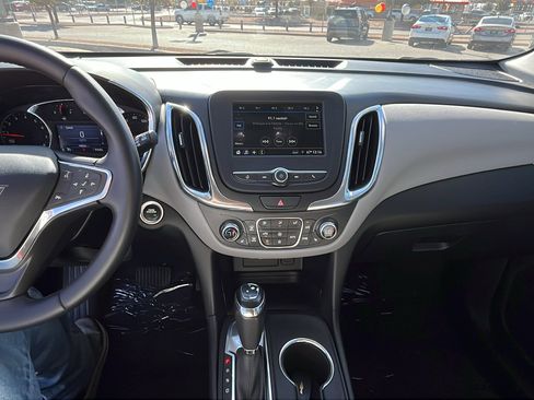 Used 2019 Chevrolet Equinox LT image 19