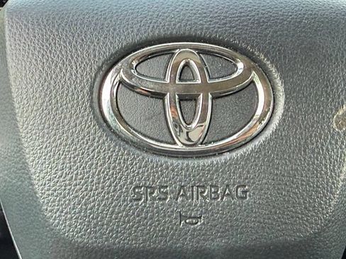 Used 2026 Toyota Sienna XLE FWD image 27