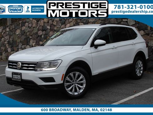 Used 2018 Volkswagen Tiguan SE w/ 3rd Row Seat Package image 1