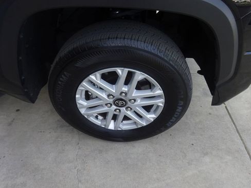 Used 2025 Toyota Tundra SR5 AWD/4WD image 10