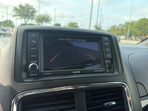 Used 2018 Dodge Grand Caravan SXT FWD image 28