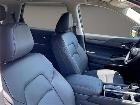 New 2026 Nissan Pathfinder SL FWD image 11