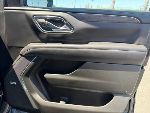 Used 2021 Chevrolet Suburban LT AWD/4WD image 16