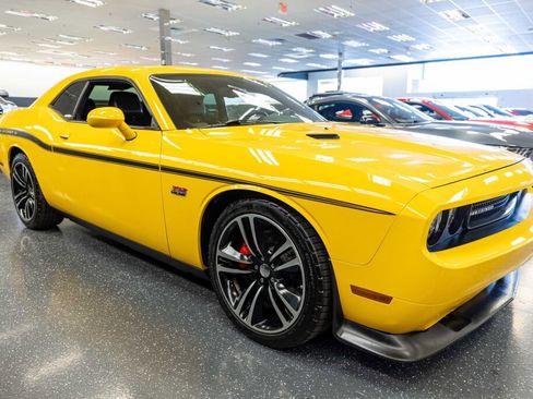 Used 2012 Dodge Challenger SRT8 Yellow Jacket w/ Premium Sound Group RWD image 4