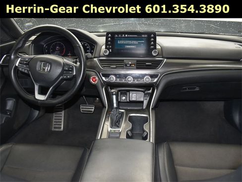 Used 2018 Honda Accord Sport image 15