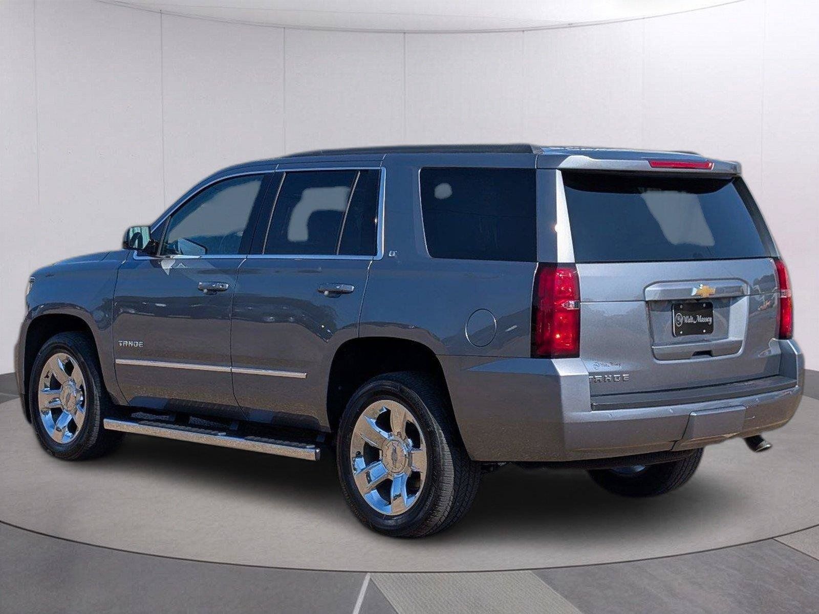 Used 2019 Chevrolet Tahoe LT w/ LT Signature Package RWD image 3
