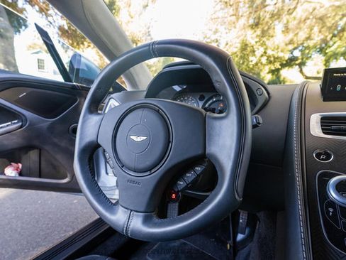 Used 2014 Aston Martin Vanquish Coupe image 30