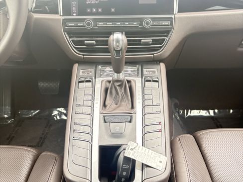 Used 2021 Porsche Macan S image 20