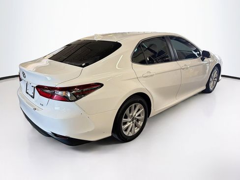 Used 2021 Toyota Camry LE FWD image 9