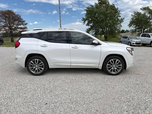 Used 2024 GMC Terrain Denali w/ Denali Premium Package AWD/4WD image 5