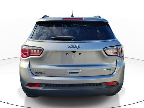 Used 2022 Jeep Compass Latitude image 5