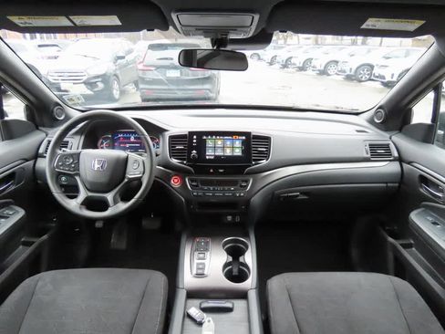 Certified 2022 Honda Pilot Sport image 17