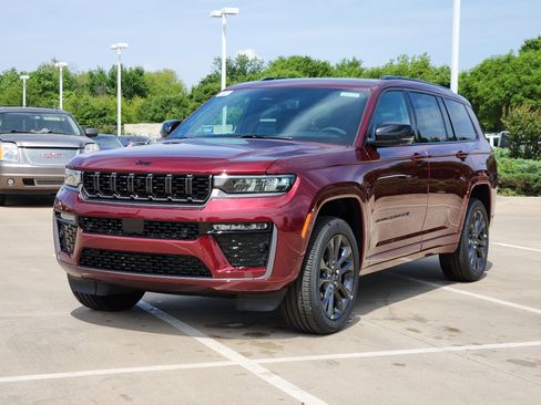 New 2026 Jeep Grand Cherokee L Limited AWD/4WD image 2