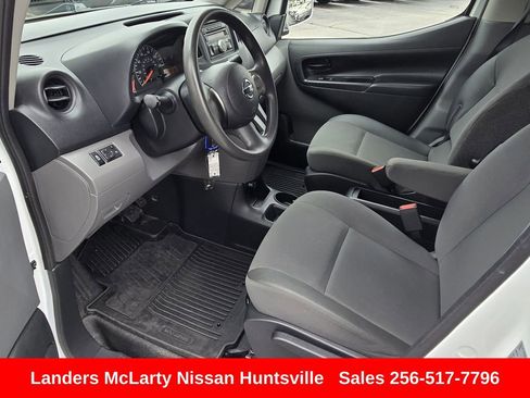 Used 2017 Nissan NV200 SV FWD image 18