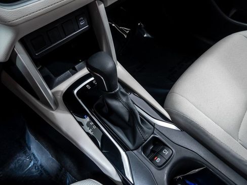 Used 2024 Toyota Corolla Cross LE image 18