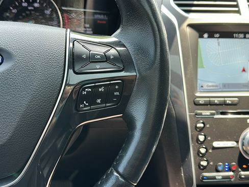 Used 2017 Ford Explorer Limited w/ Equipment Group 303A AWD/4WD image 17
